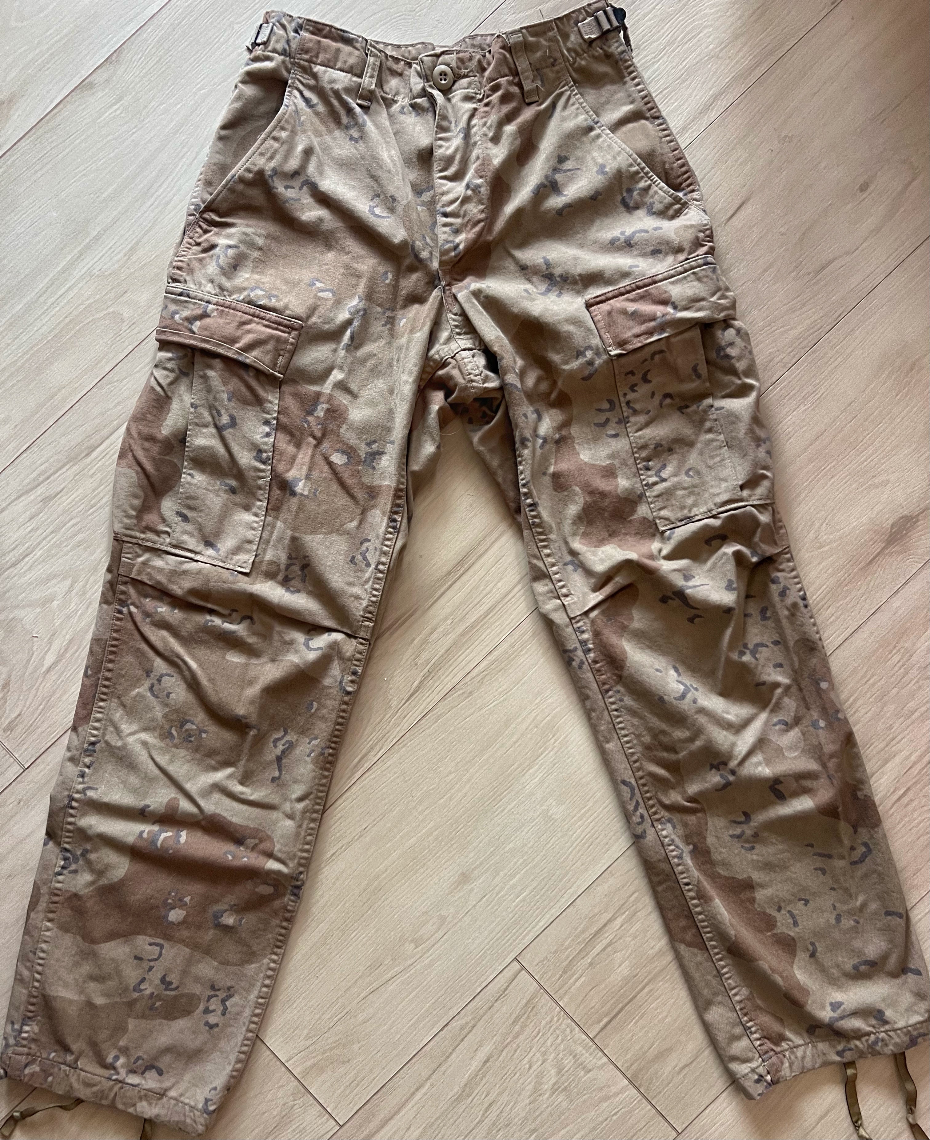 SIDE ZIP CAMO CARGO PANTS - BEIGE – The Couture Club